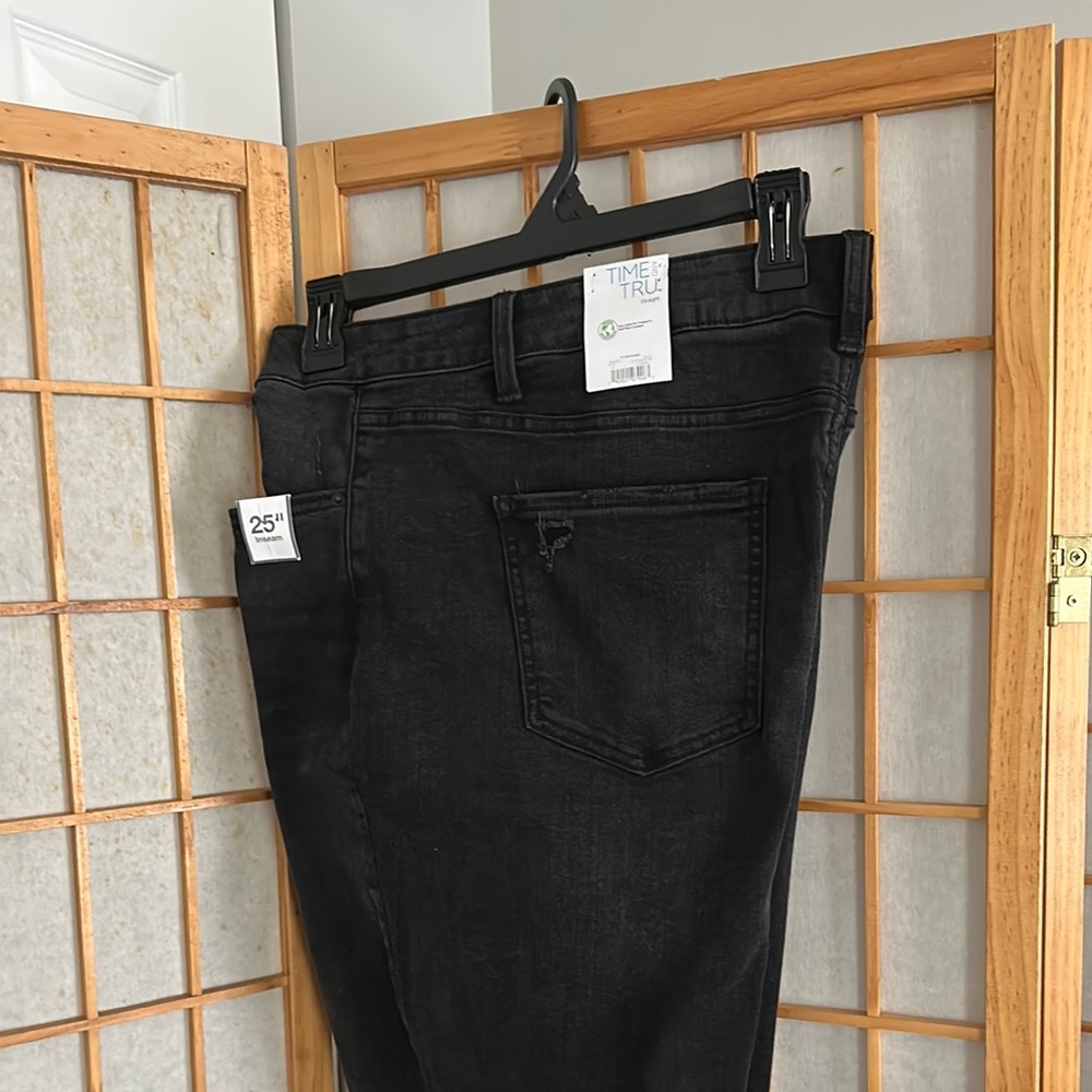 Time and Tru Black Ankle Cropped Jeans